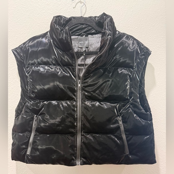 Sage + Fig Jackets & Blazers - 🖤✨ NWT Sage & Fig Shiny Black Cropped Puffer Vest – SZ L ✨🖤
